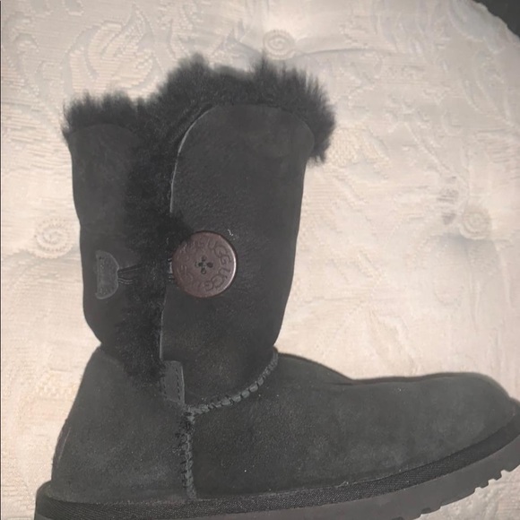 UGG Bailey Button II Sheepskin - Picture 2 of 5